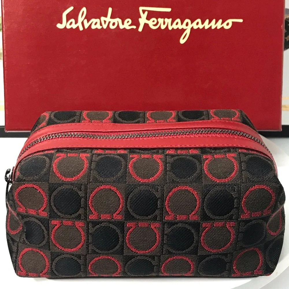 Salvatore Ferragamo Gancini Pouch Bag🔥😍